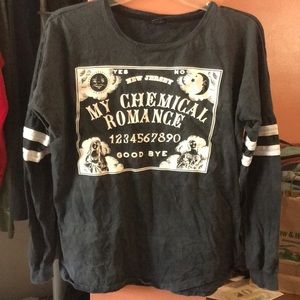 Long sleeve band T-shirt
